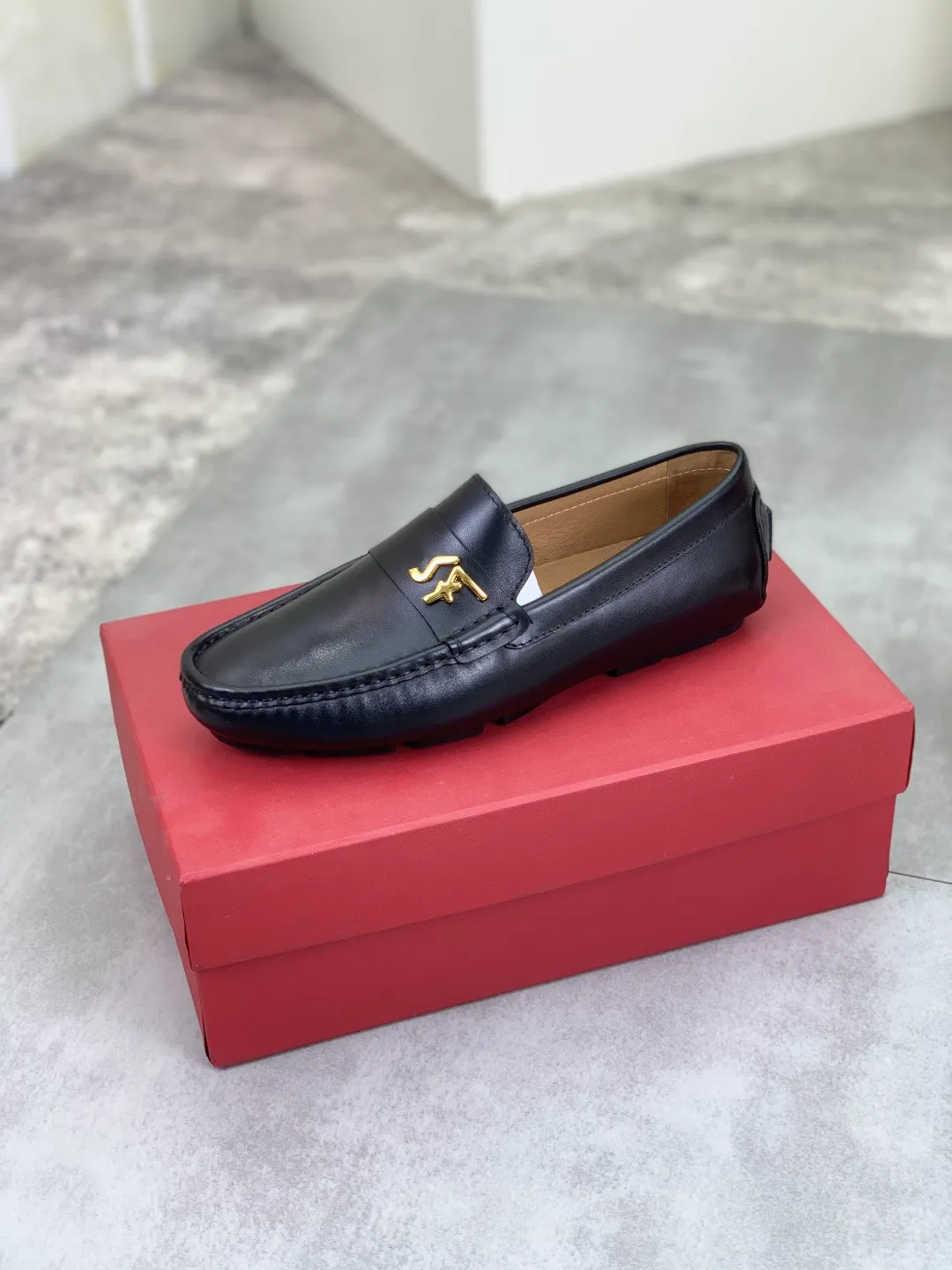 Men's Men's Shoes 💰P380💰【New Style】Water-dyed Pigli 🆘【Salvatore Ferragamo】Men's latest casual beanie shoes! Available at counters simultaneously! The fabric is made of specially imported original calfskin, and the interior is made of imported water-dyed pigskin. It is absolutely luxurious and leads the fashion trend. Matching code: 38-45 3️⃣colors available